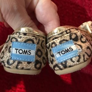 Cheetah print Toms